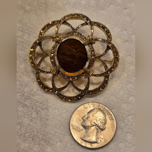 Monet Large Gold Brooch with Amber and Yellow Stones Vintage - Picture 2 of 8